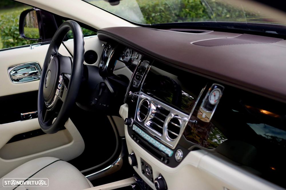 Rolls Royce Wraith 6.6 Twin-Turbo V12 - 30
