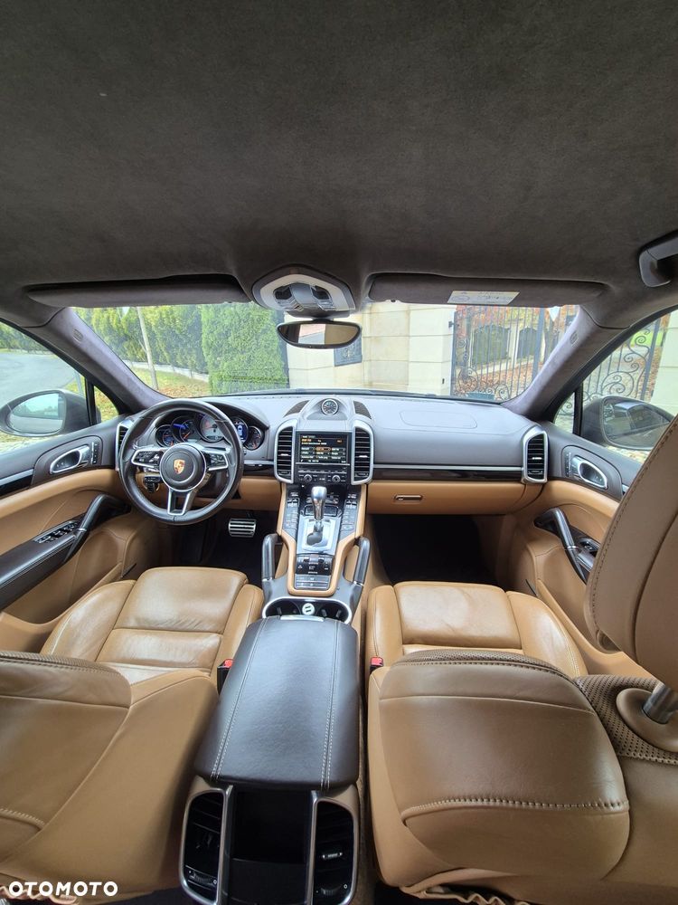 Porsche Cayenne - 17