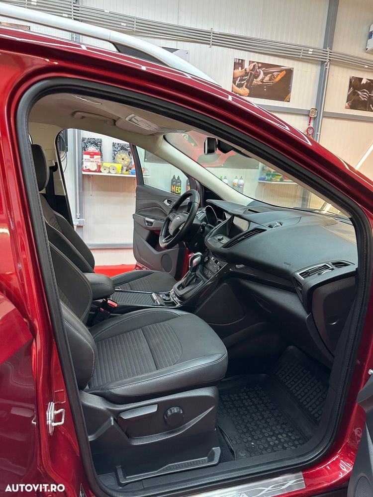 Ford Kuga 2.0 TDCi 4WD Powershift Titanium - 10