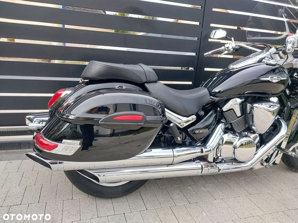 Suzuki Intruder - 12