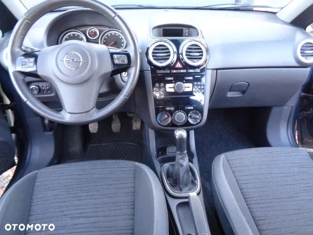 Opel Corsa 1.4 16V 150 Jahre - 11