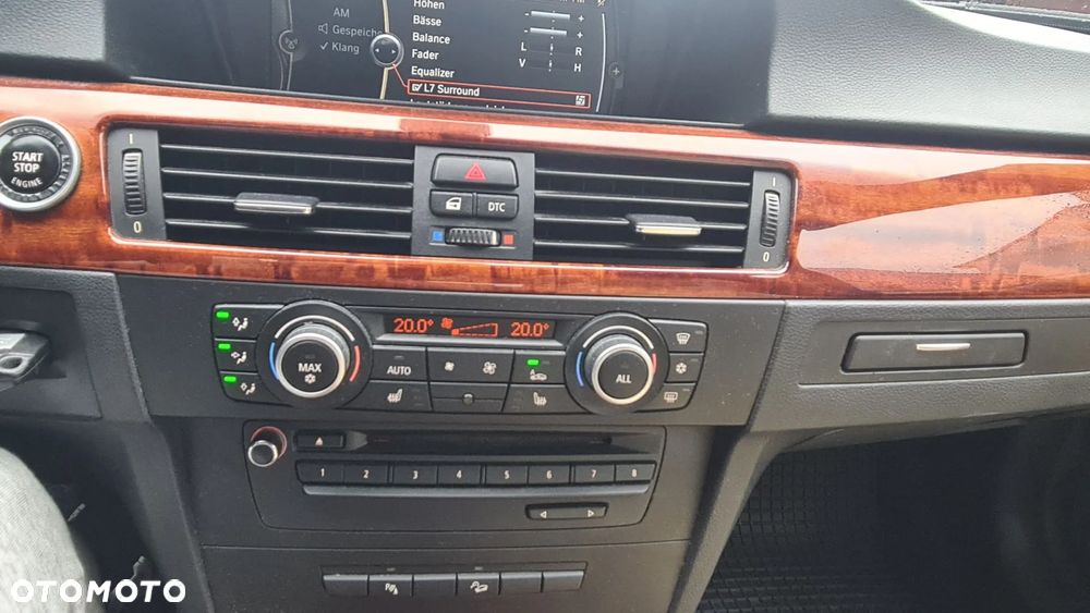 BMW Seria 3 330i xDrive - 11