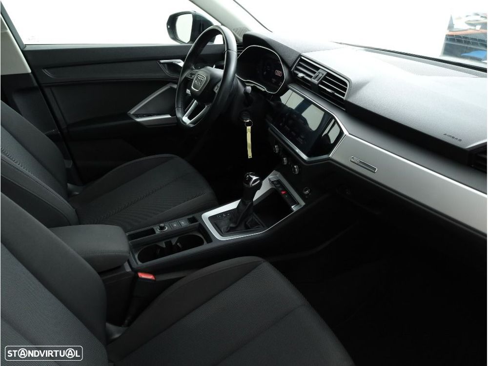 Audi Q3 45 TFSIe S tronic - 14