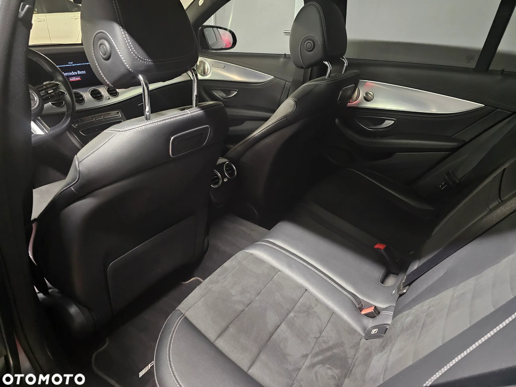 Mercedes-Benz Klasa E 200 4-Matic - 7