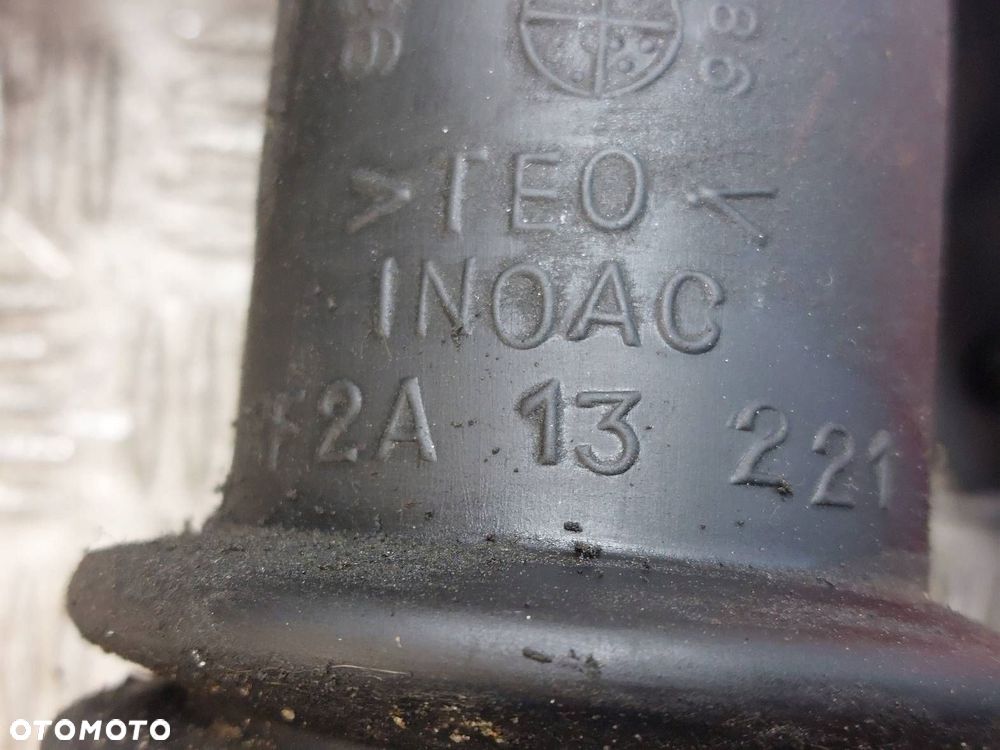 OBUDOWA FILTRA PRZEPŁYWOMIERZ RURA DOLOT MAZDA 626 V GF 2.0 D - 4