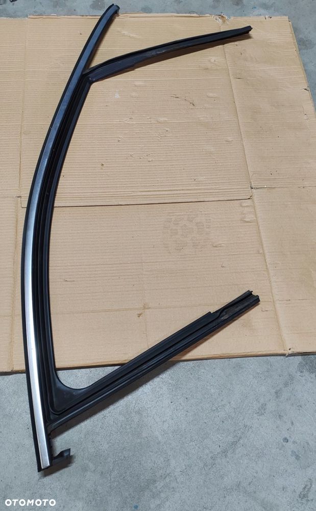 Listwa drzwi prawa przód ramka chrom uszczelki Infiniti Q30 15-20 - 4