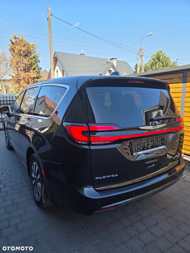 Chrysler Pacifica - 24