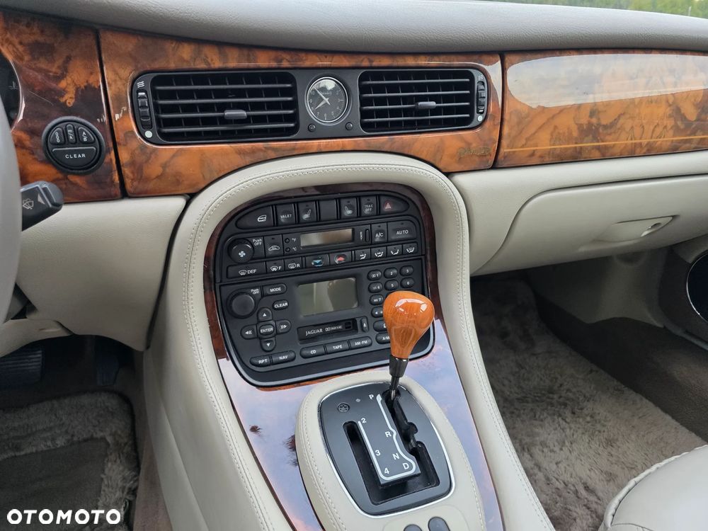 Jaguar Daimler 8 - 22