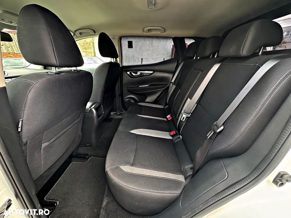 Nissan Qashqai 1.3 DIG-T SHIRO - 6