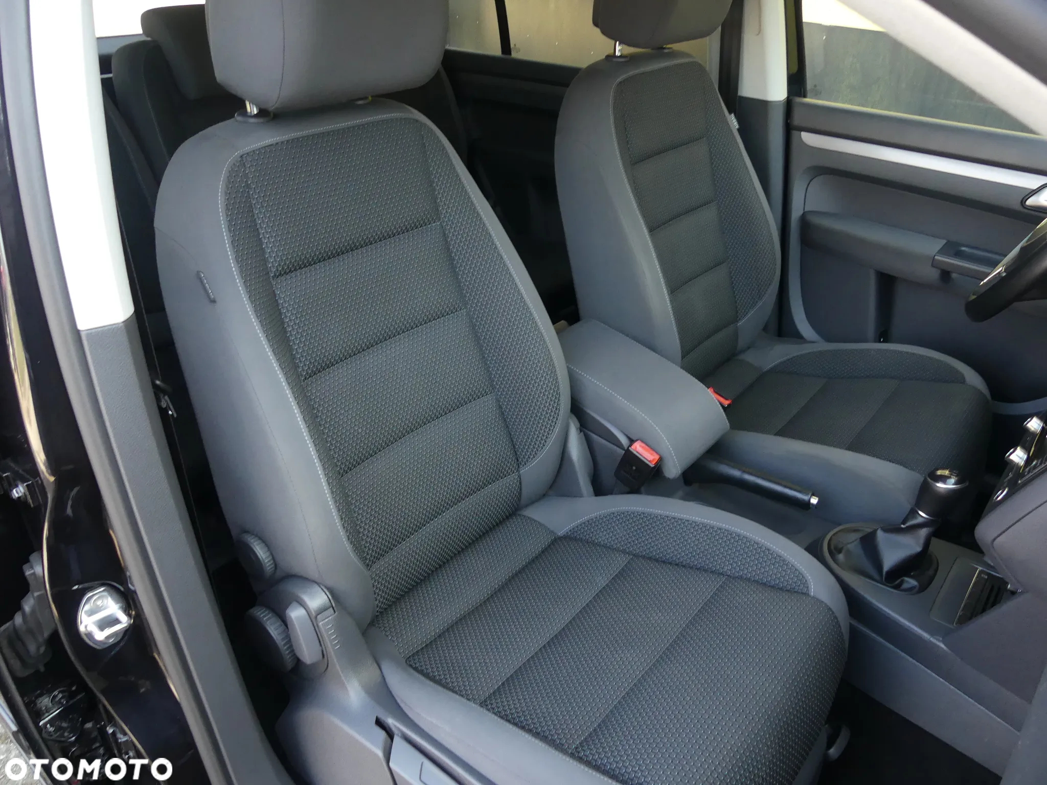 Volkswagen Touran 1.6 TDI DPF BlueMot Comfortline - 7