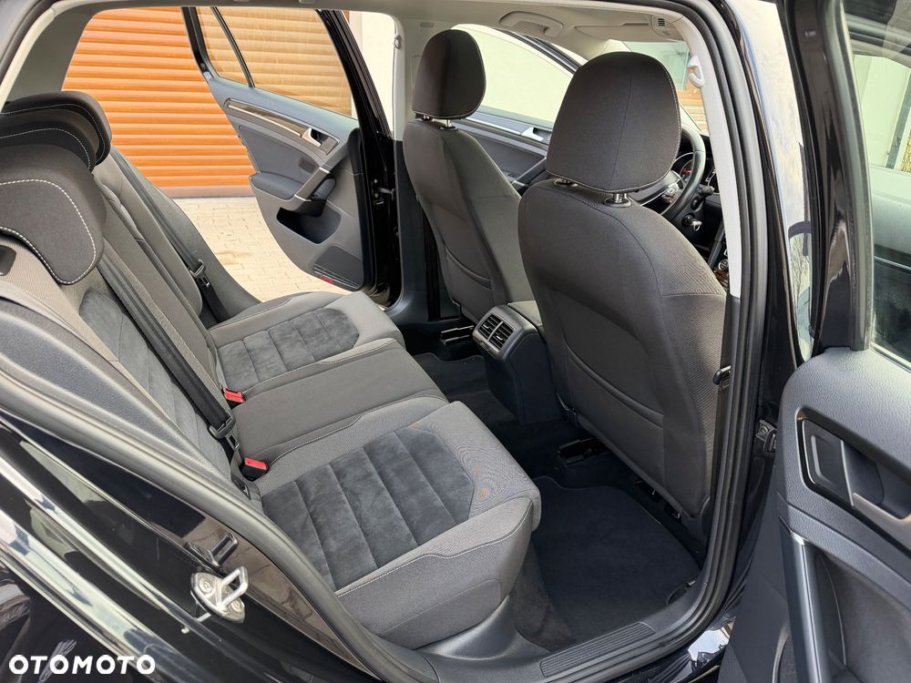 Volkswagen Golf 1.6 TDI DPF Highline - 9