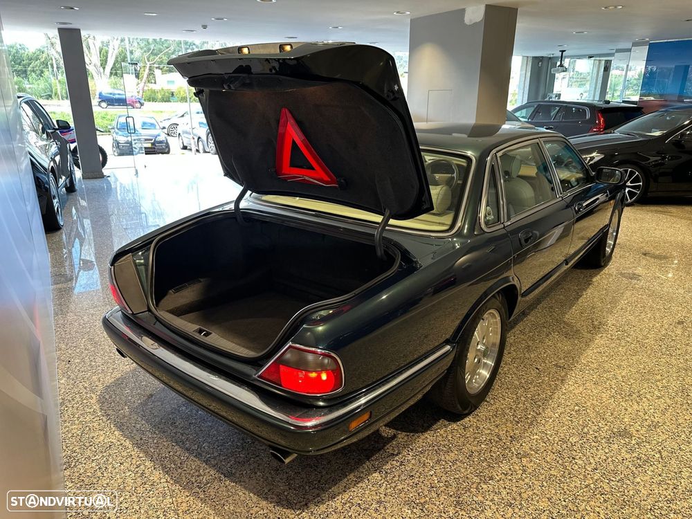 Jaguar Sovereign 3.2 Aut. - 31