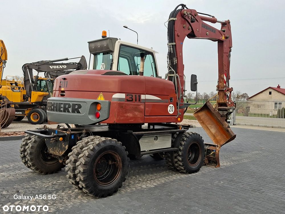 Liebherr A311 - 8