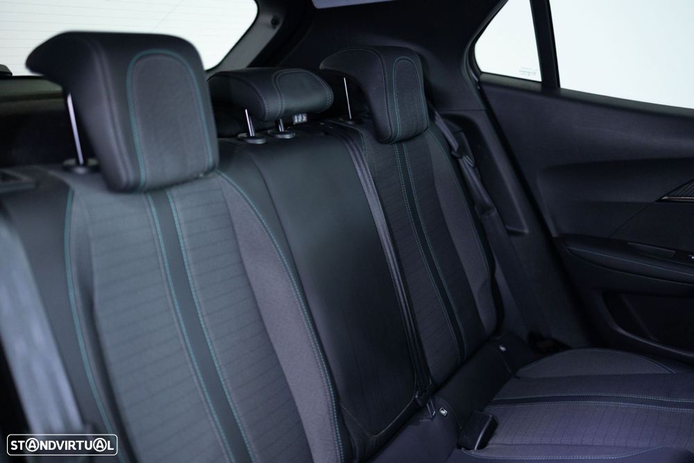 Peugeot e-2008 50 kWh Allure - 38