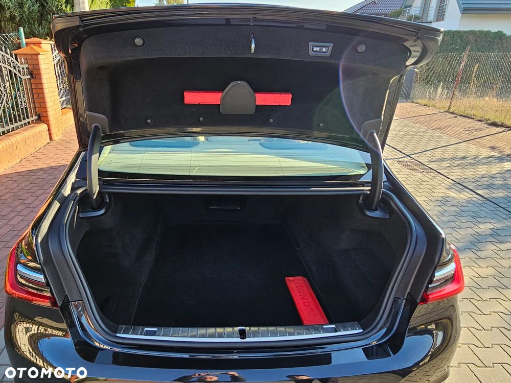 BMW Seria 7 730d mHEV - 28