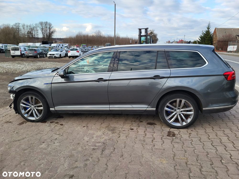 Volkswagen Passat - 13