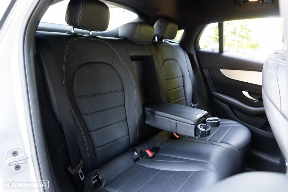 Mercedes-Benz GLC 300 e Coupe 4Matic - 10