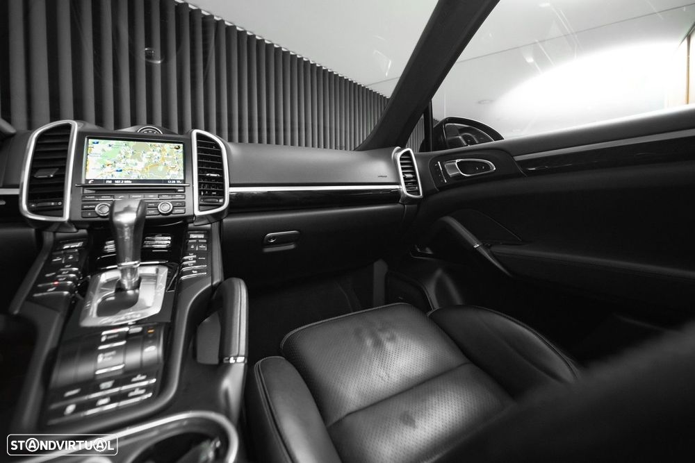 Porsche Cayenne S E-Hybrid - 17