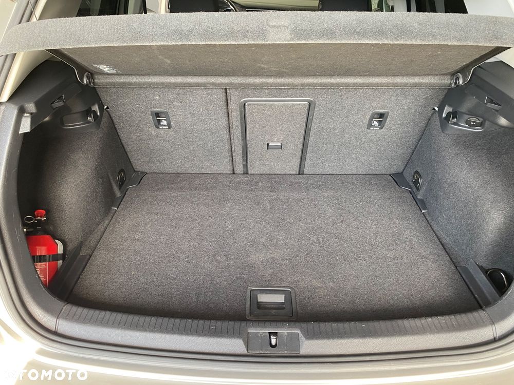 Volkswagen Golf - 20