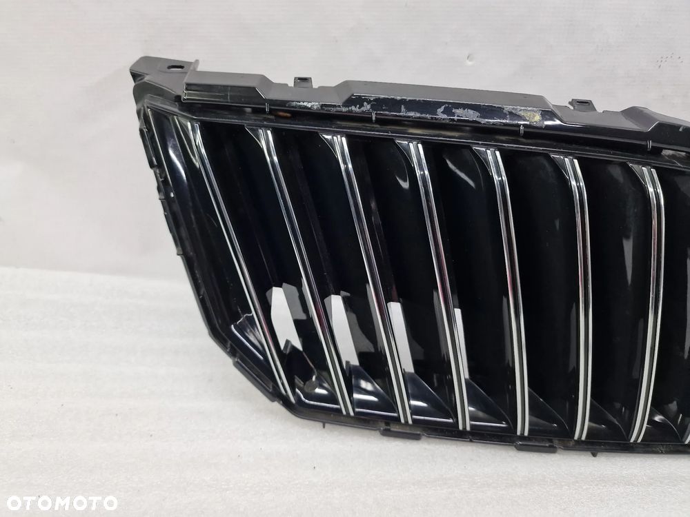 SKODA SUPERB II 2 LIFT 13- ATRAPA / GRILL PRZEDNI PRZÓD , NR 3T0853668B , NR AUKCJI GL657 - 3