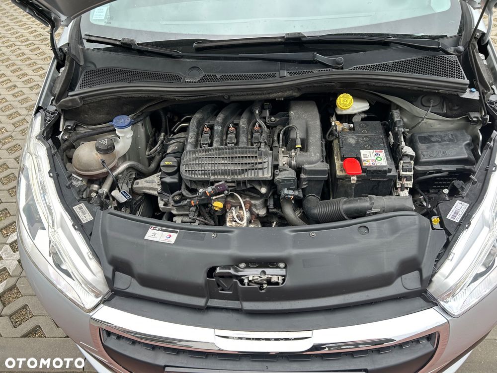 Peugeot 208 1.2 VTi Allure - 16