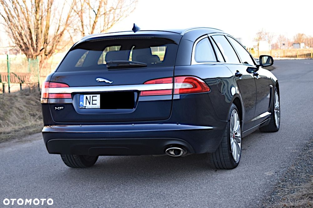 Jaguar XF 2.2 D Premium Luxury - 12