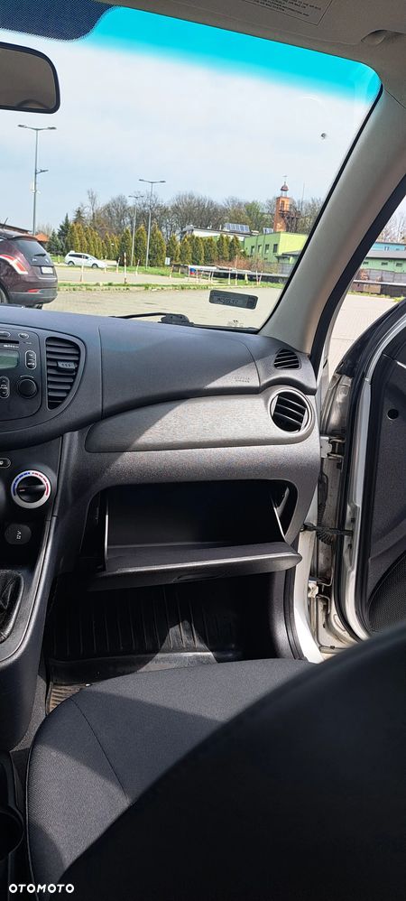 Hyundai i10 1.1 Base - 11