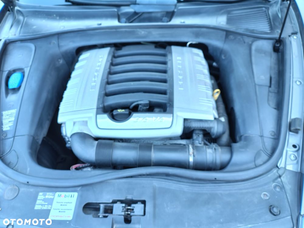 Porsche Cayenne - 6