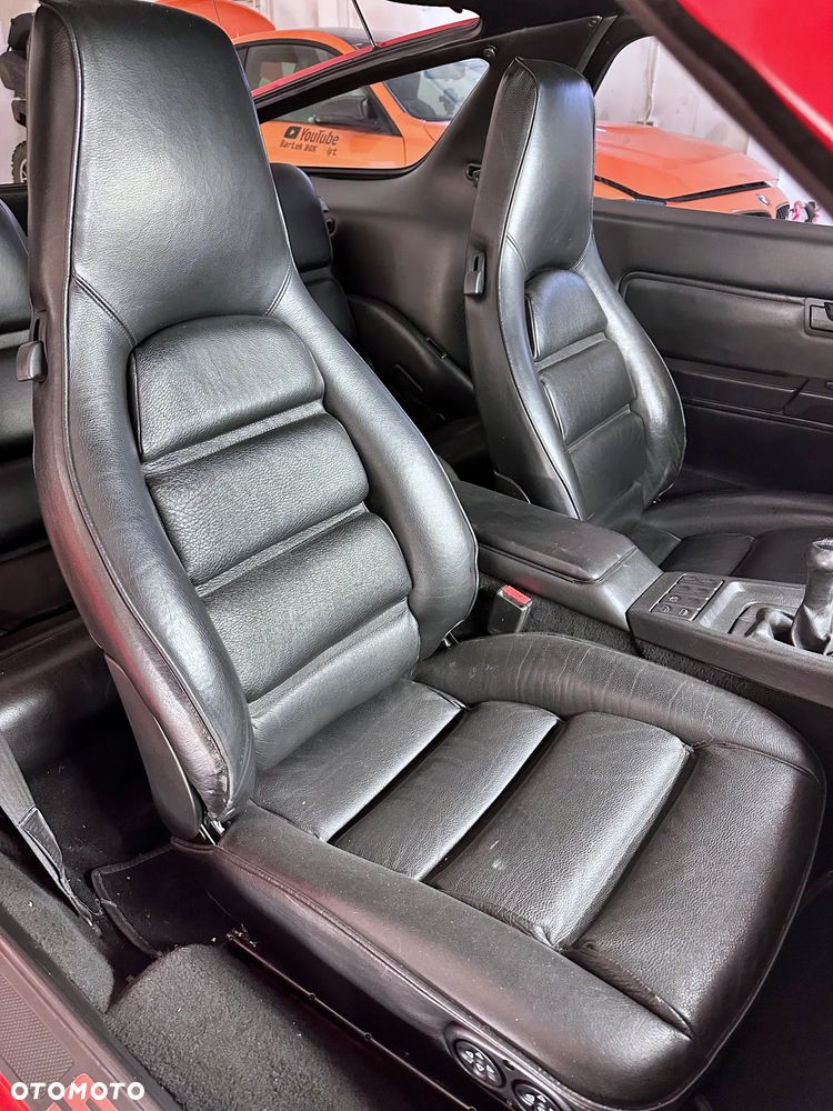 Porsche 928 - 8
