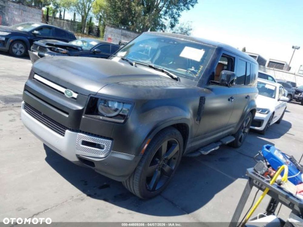 Land Rover Defender - 7