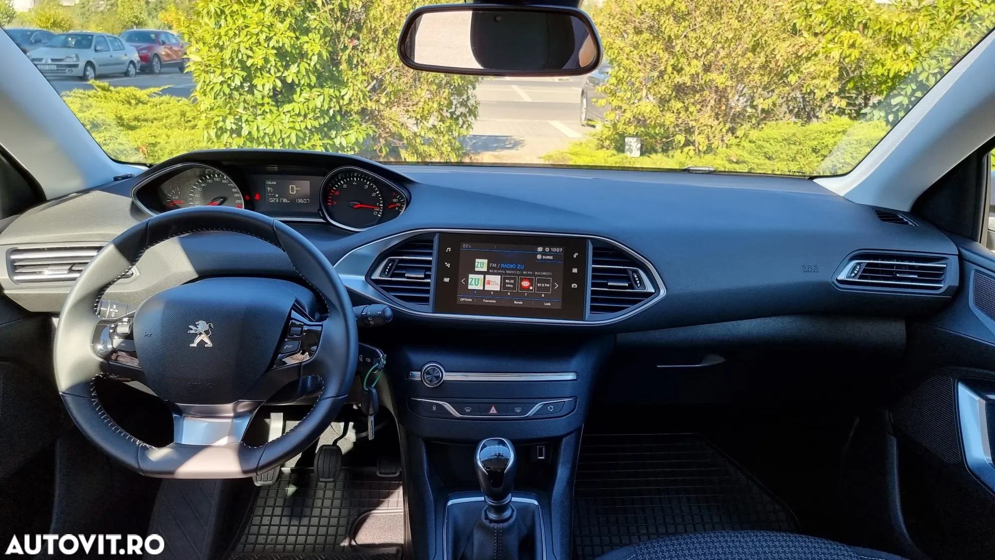 Peugeot 308 1.2 L PureTech Turbo S&S Allure - 16