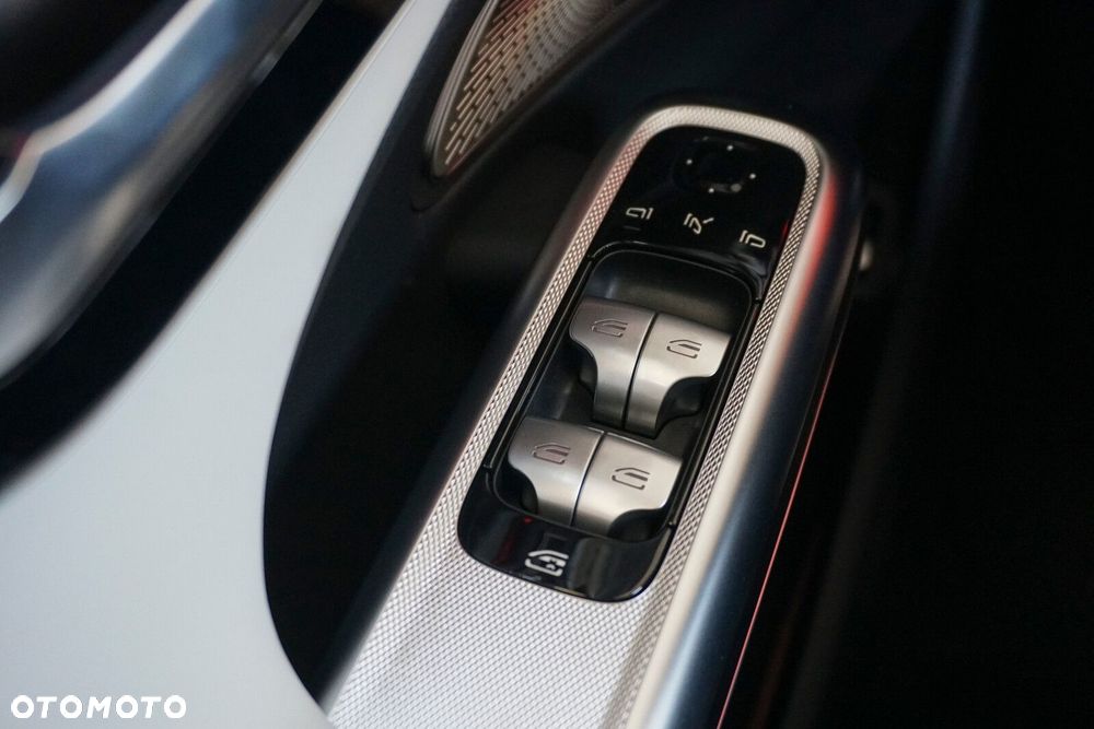 Mercedes-Benz Klasa E - 21