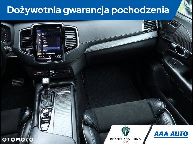 Volvo XC 90 - 9
