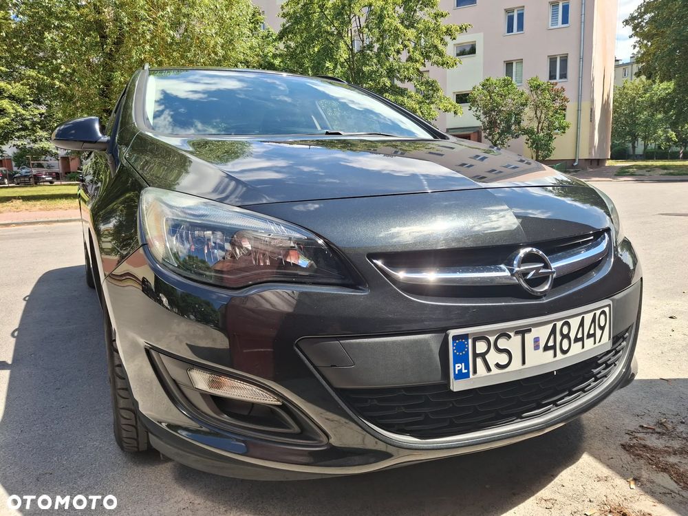 Opel Astra 1.4 Turbo 150 Jahre - 18