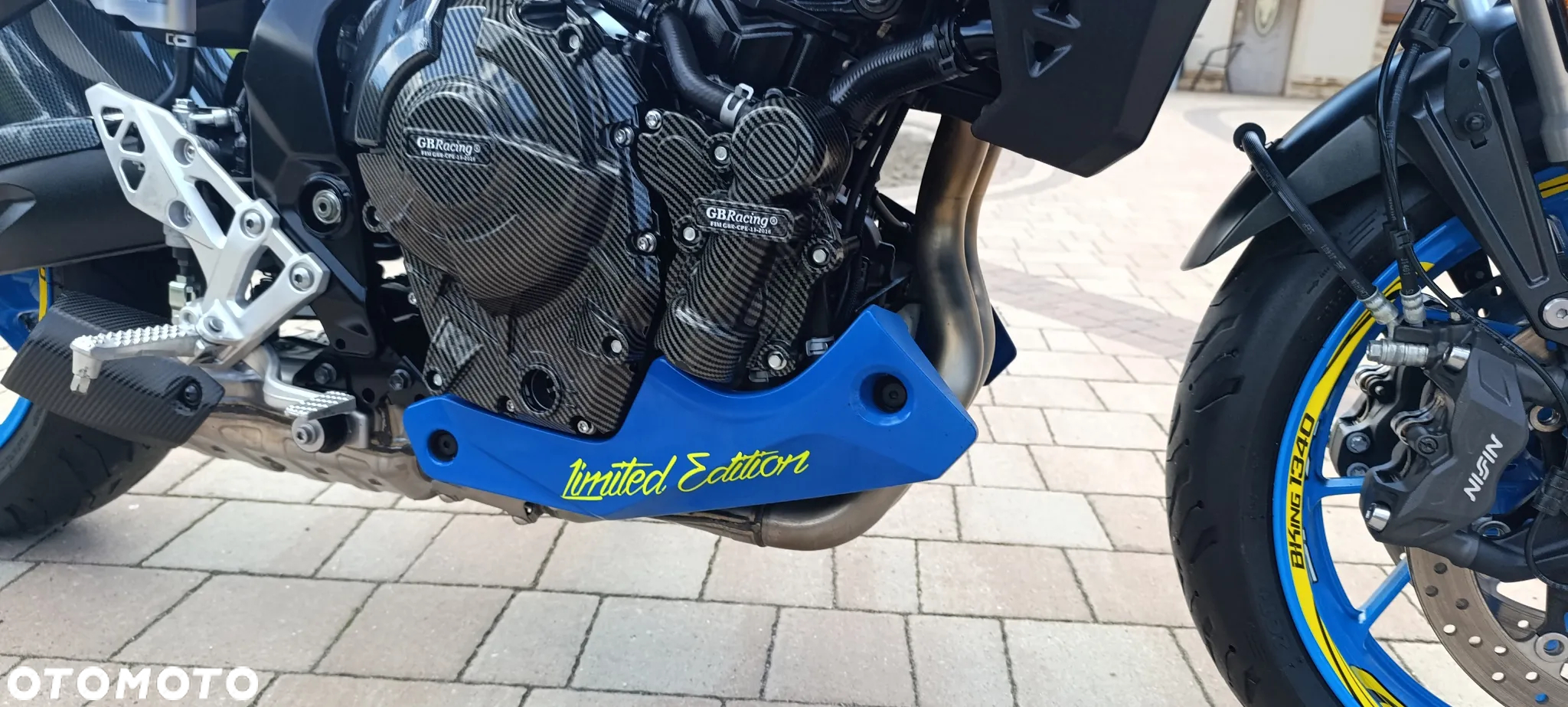 Suzuki GSX - 28