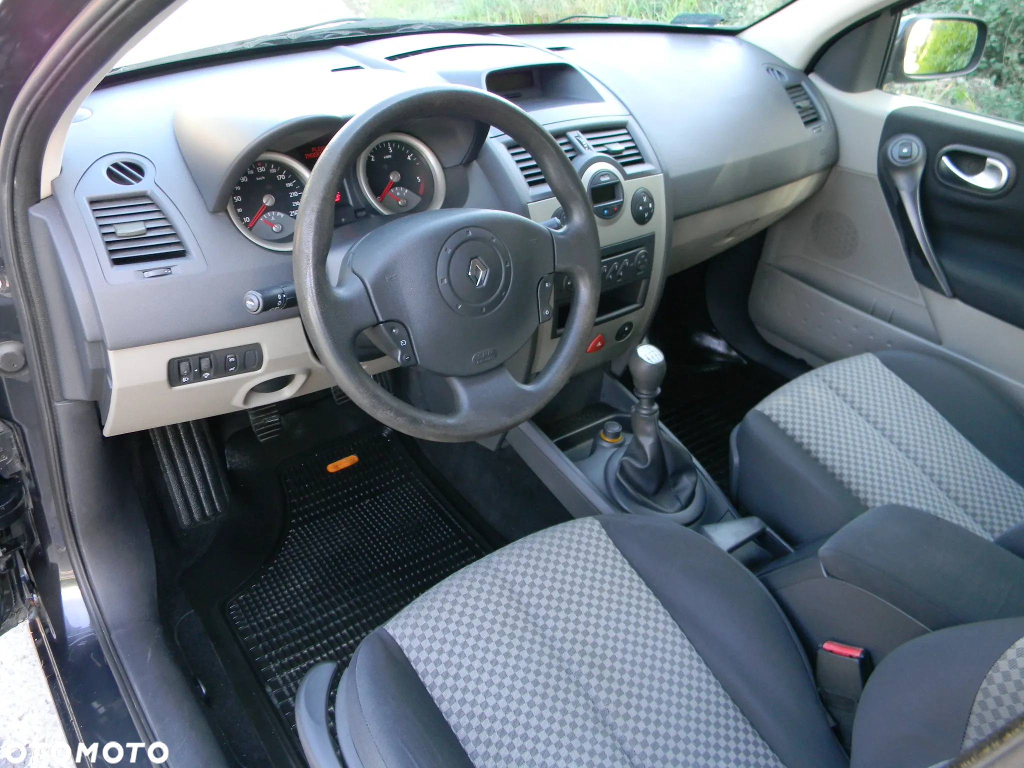 Renault Megane 1.9 dCi Exception - 12