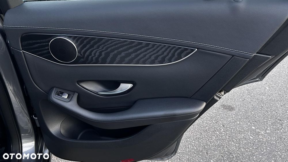 Mercedes-Benz GLC - 29