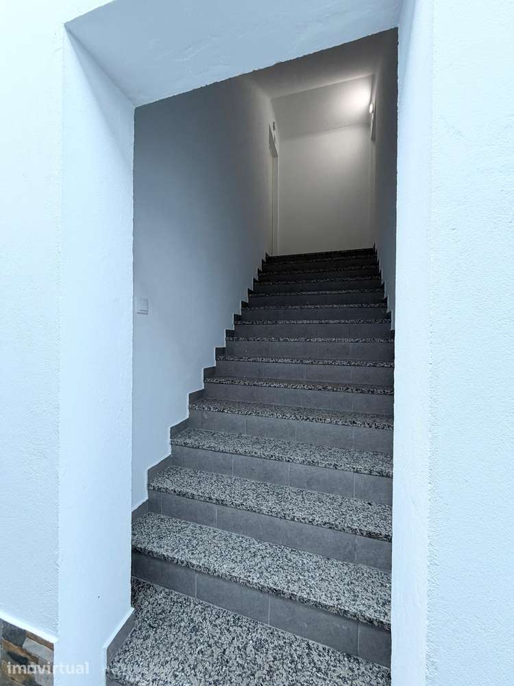 Prédio de Investimento com 11 Casas | Arroja, Odivelas - Grande imagem: 4/12