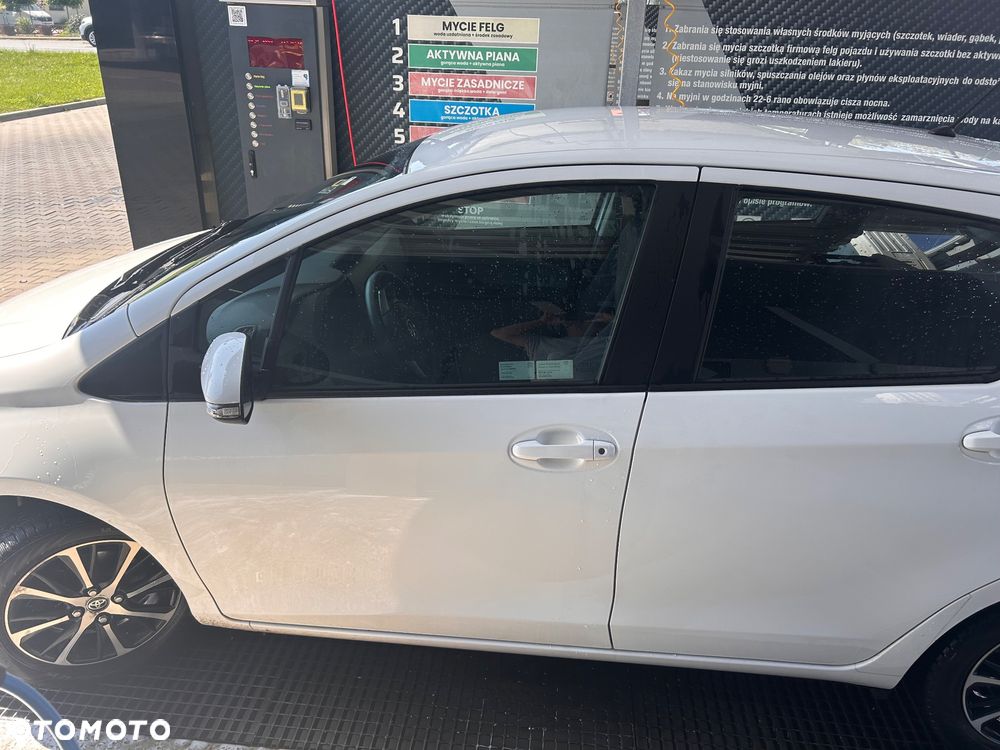 Toyota Yaris 1.0 Premium EU6 - 4