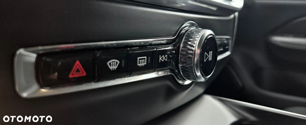 Volvo V60 B3 B DKG Momentum Pro - 27