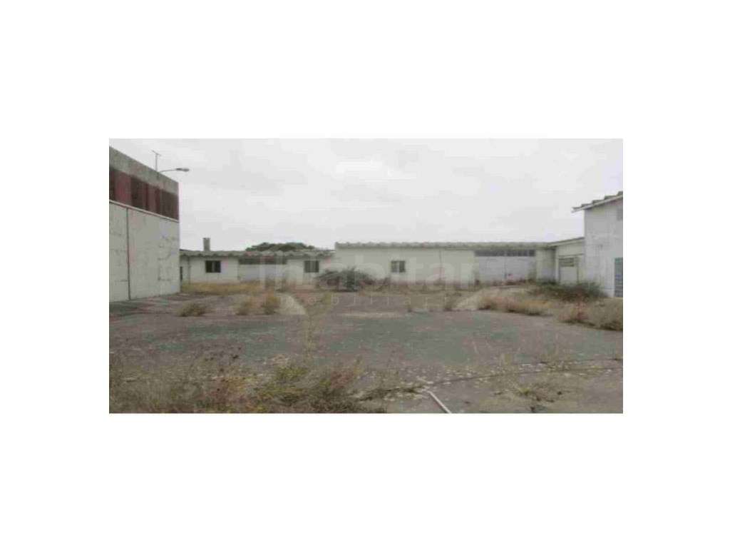Armazém com Terreno Urbano - Grande imagem: 3/5