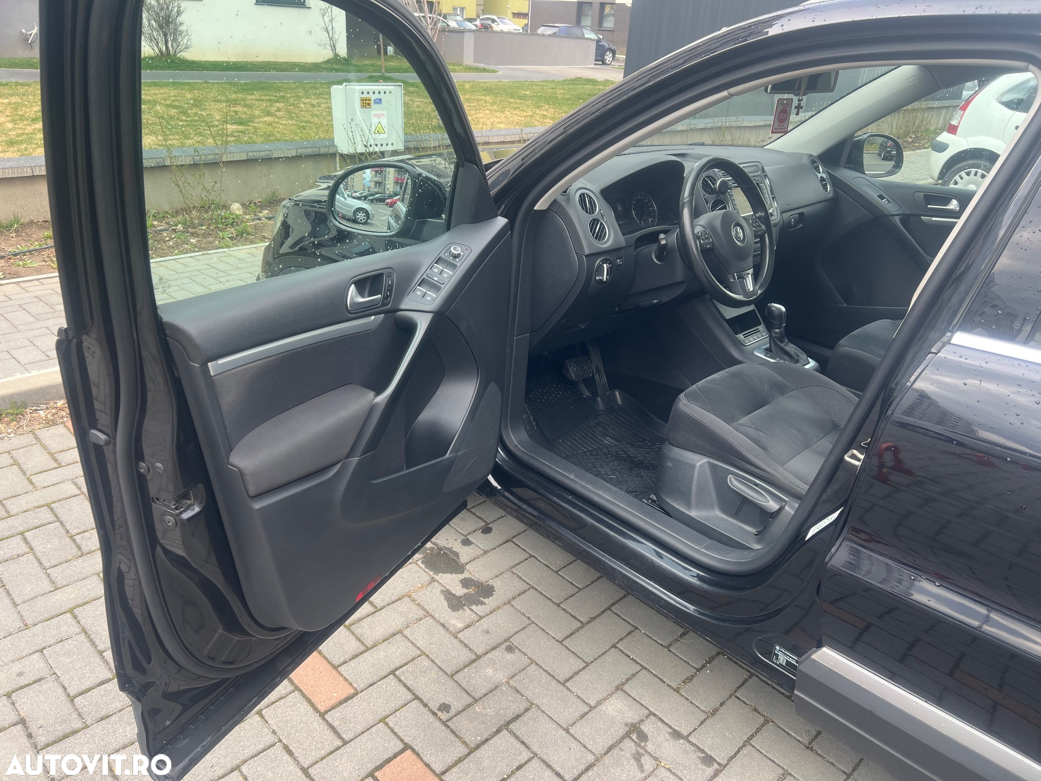 Volkswagen Tiguan 2.0 TDI 4Motion DSG BMT Sport & Style - 8