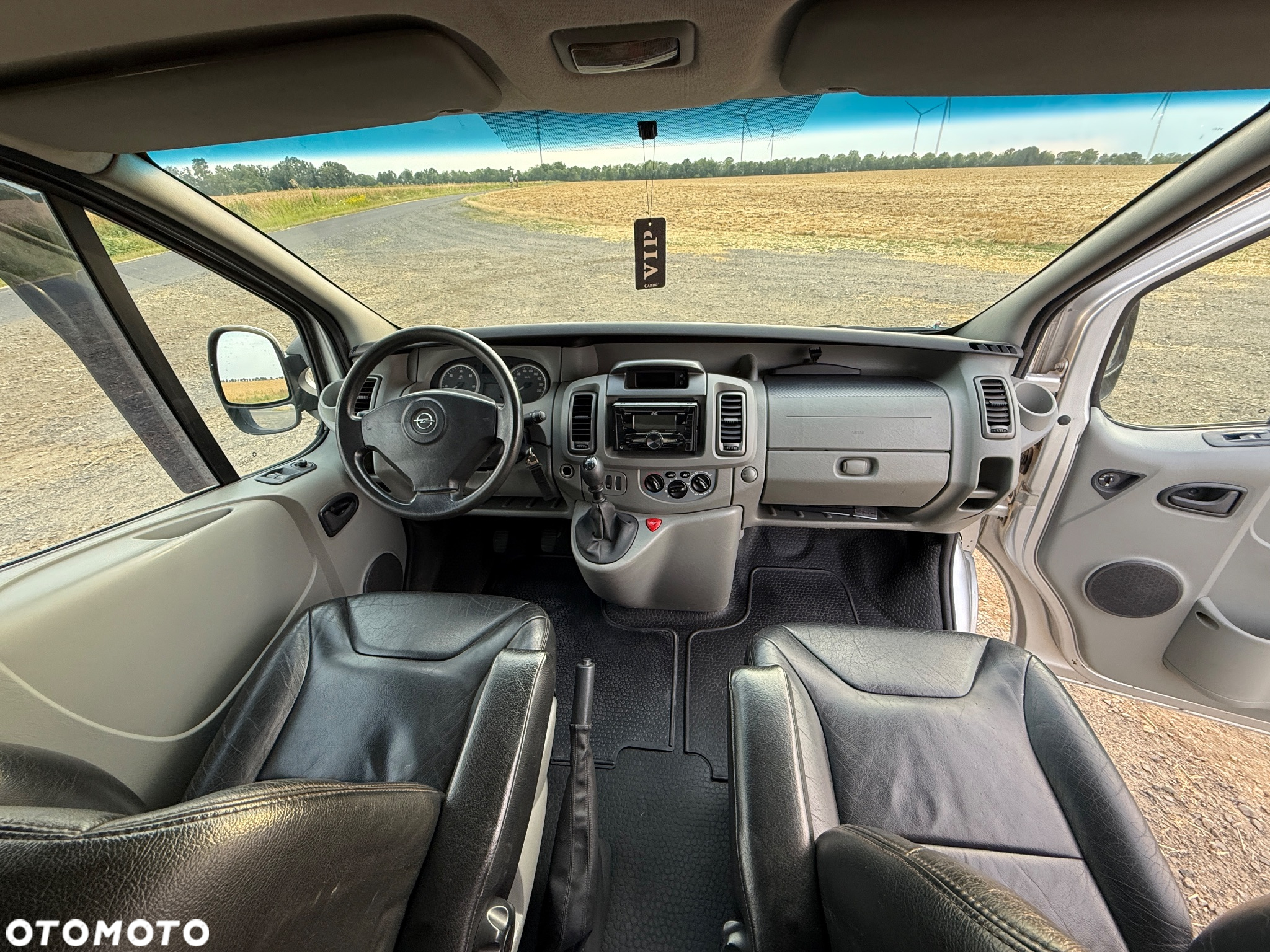 Opel Vivaro - 11