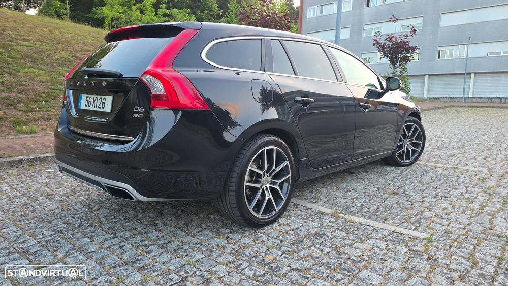 Volvo V60 D6 Plug-In-Hybrid AWD Geartronic Summum - 11