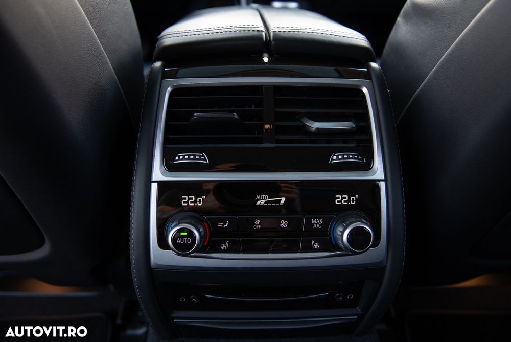 BMW Seria 7 730Ld xDrive - 32