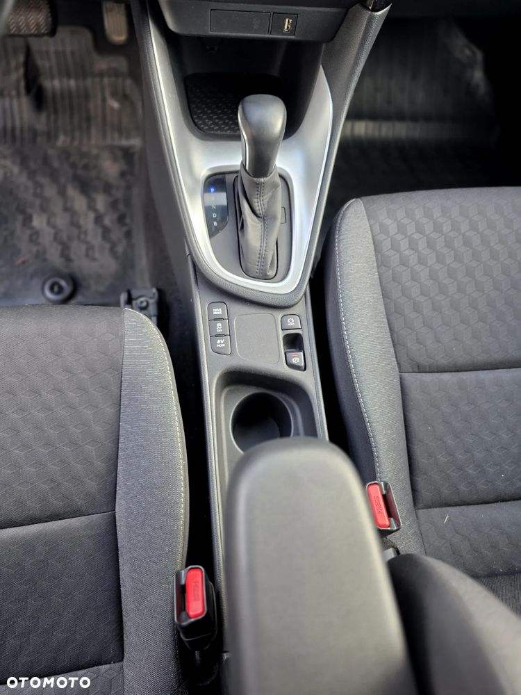Toyota Yaris Hybrid 1.5 Comfort - 22