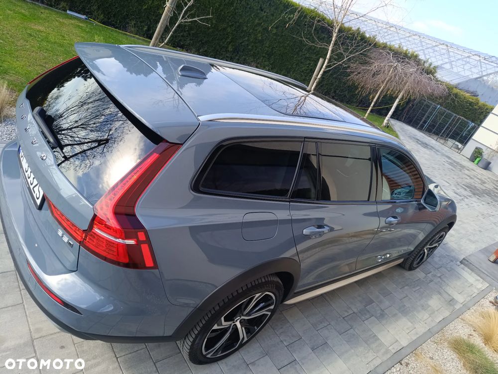 Volvo V60 Cross Country Plus B5 B AWD - 3