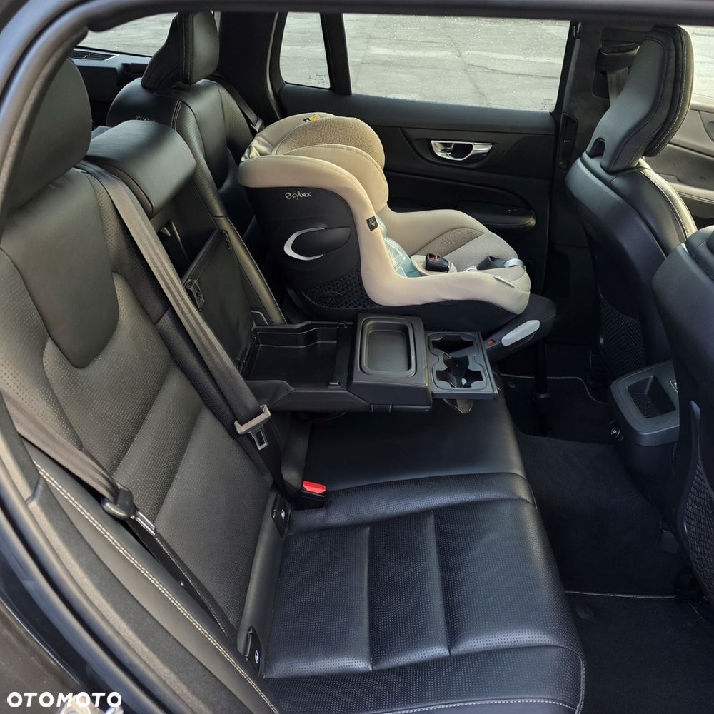 Volvo V60 D4 Geartronic R-Design - 15