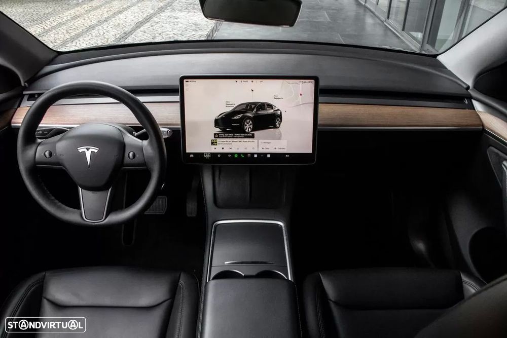 Tesla Model Y - 29