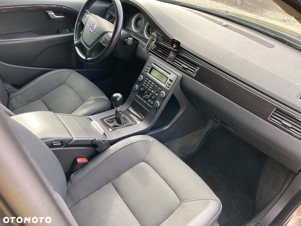 Volvo V70 D5 Kinetic - 8